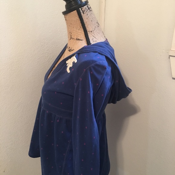 *SOLD*American Eagle Outfitters v-neck hoodie - Picture 3 of 7